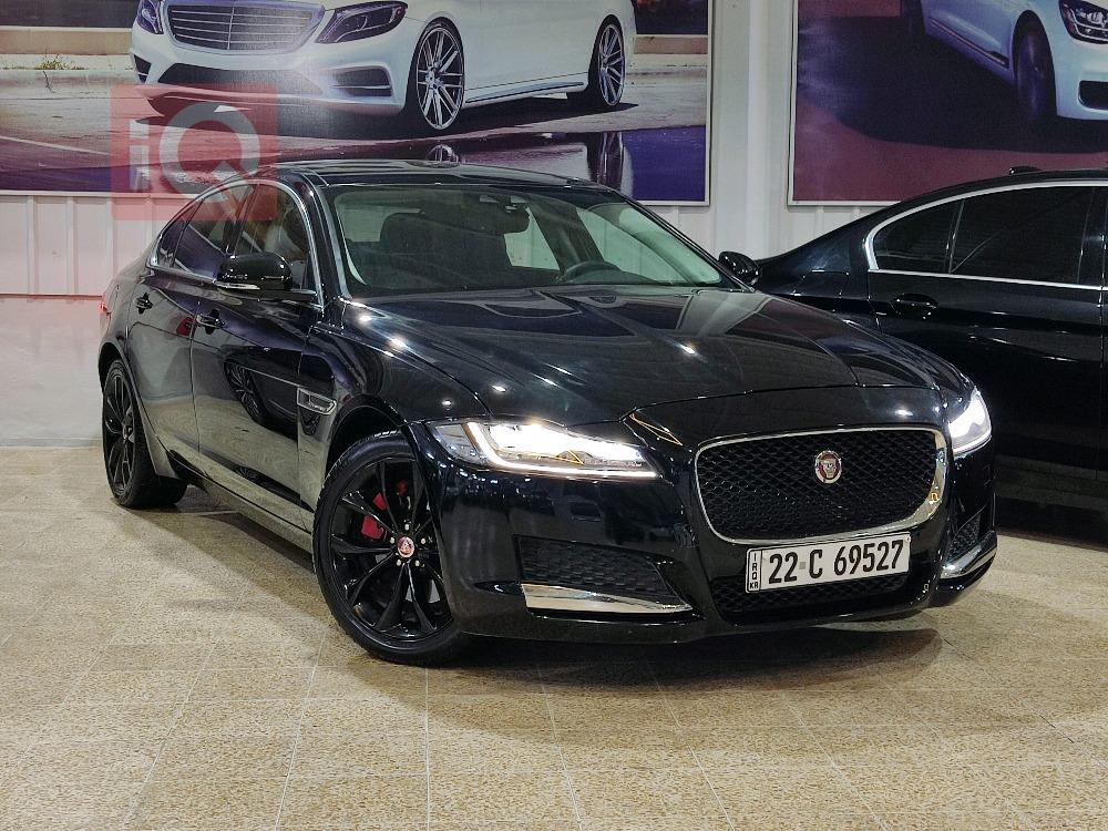 جاكوار XF